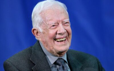 Former President Jimmy Carter receives statesmanship award